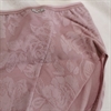 AVET - TAI ROSE